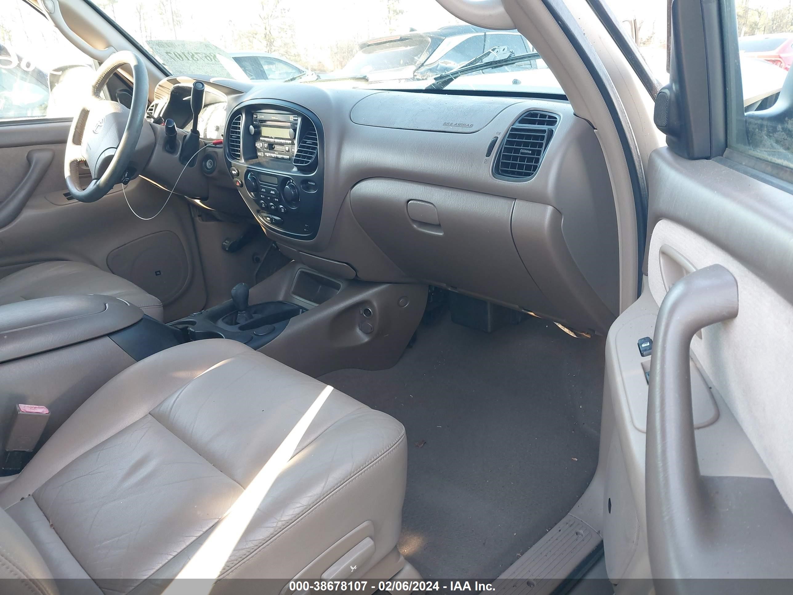 Photo 4 VIN: 5TDBT44A43S155968 - TOYOTA SEQUOIA 