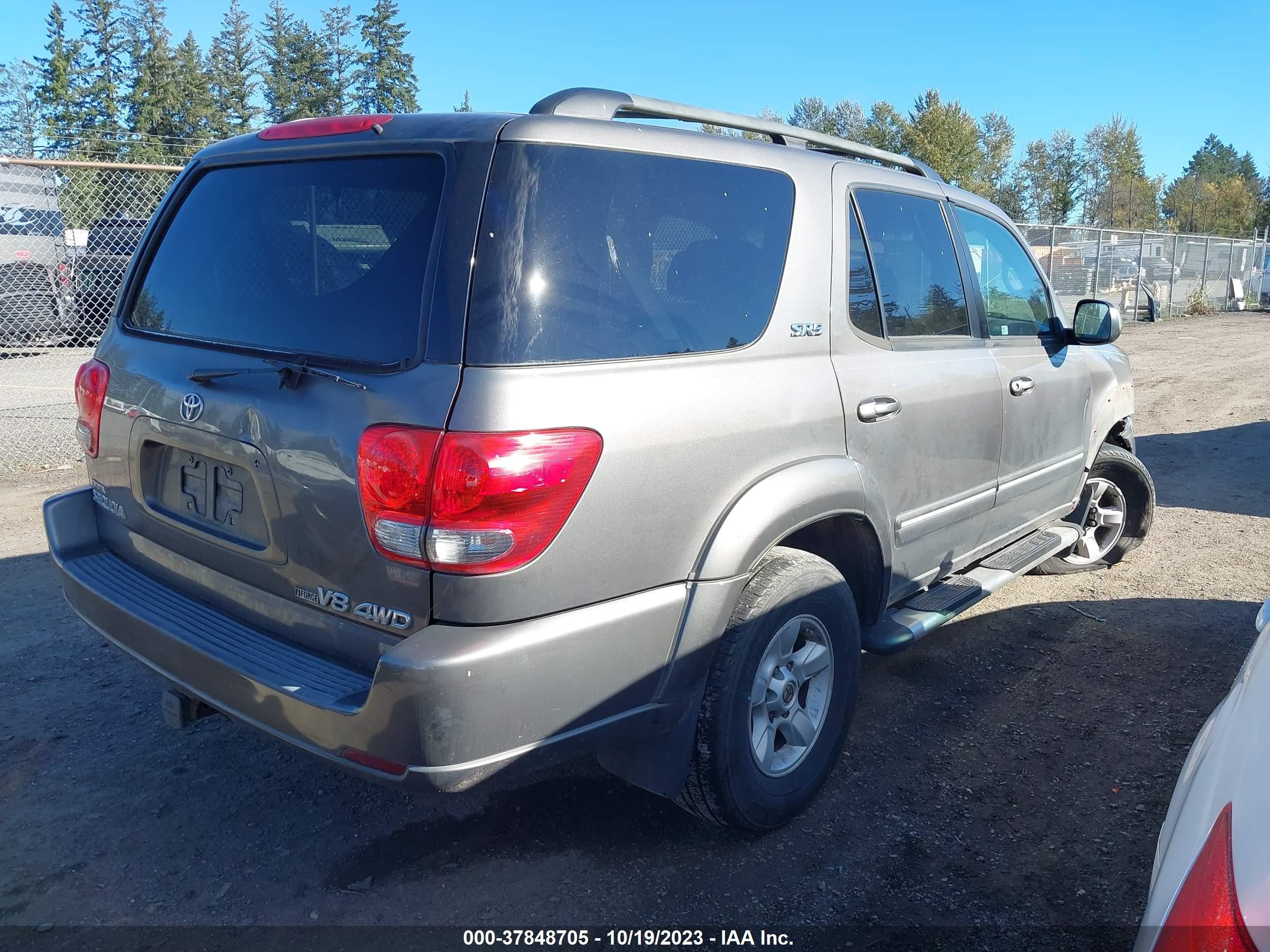 Photo 3 VIN: 5TDBT44A75S240824 - TOYOTA SEQUOIA 