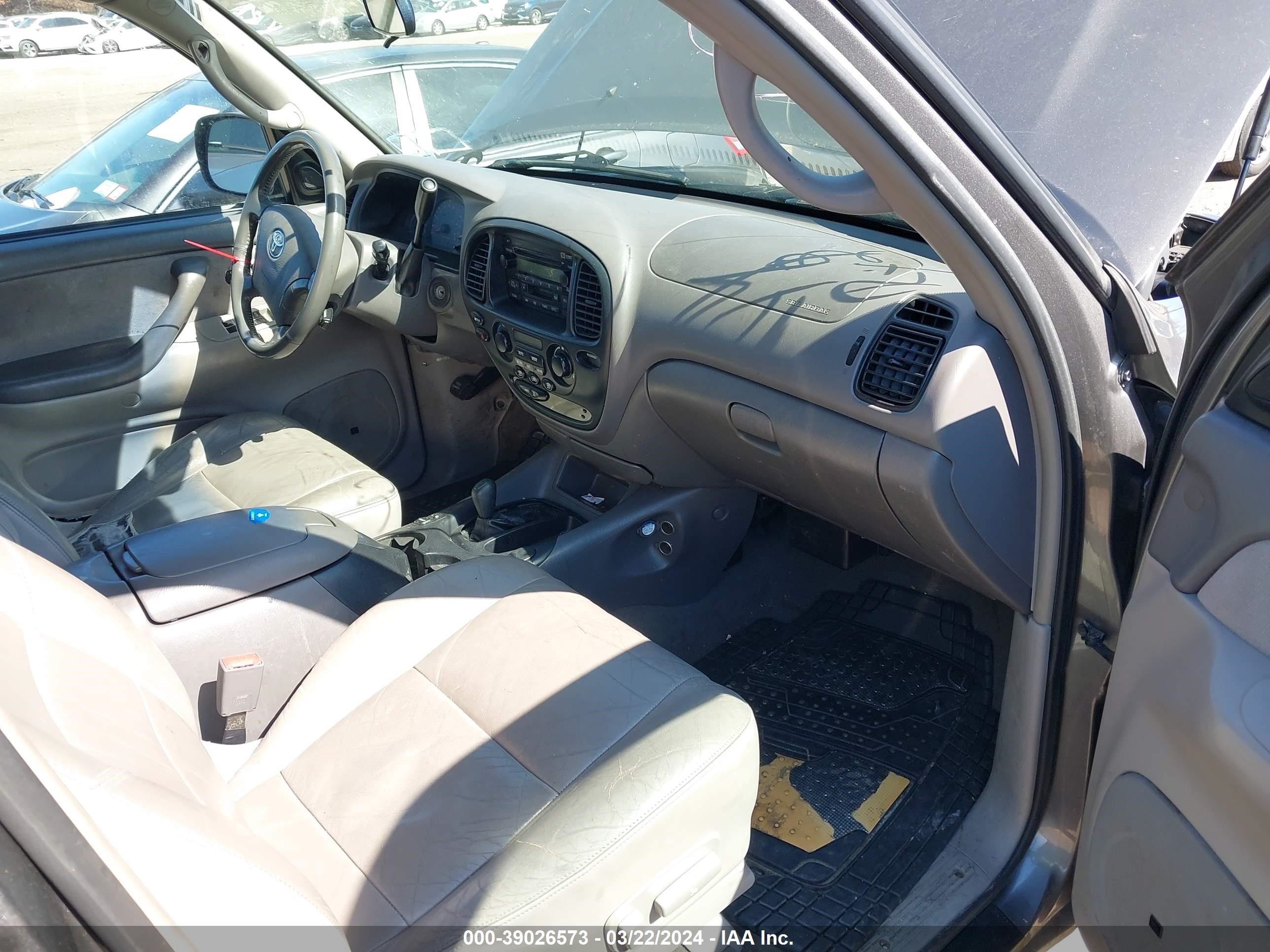 Photo 4 VIN: 5TDBT44A94S220850 - TOYOTA SEQUOIA 