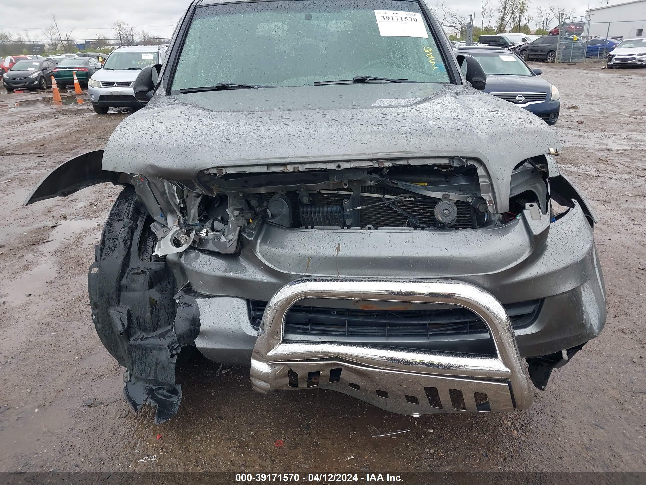 Photo 5 VIN: 5TDBT44AX6S275472 - TOYOTA SEQUOIA 