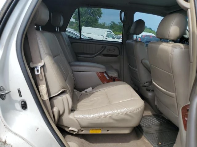 Photo 10 VIN: 5TDBT48A05S235507 - TOYOTA SEQUOIA LI 