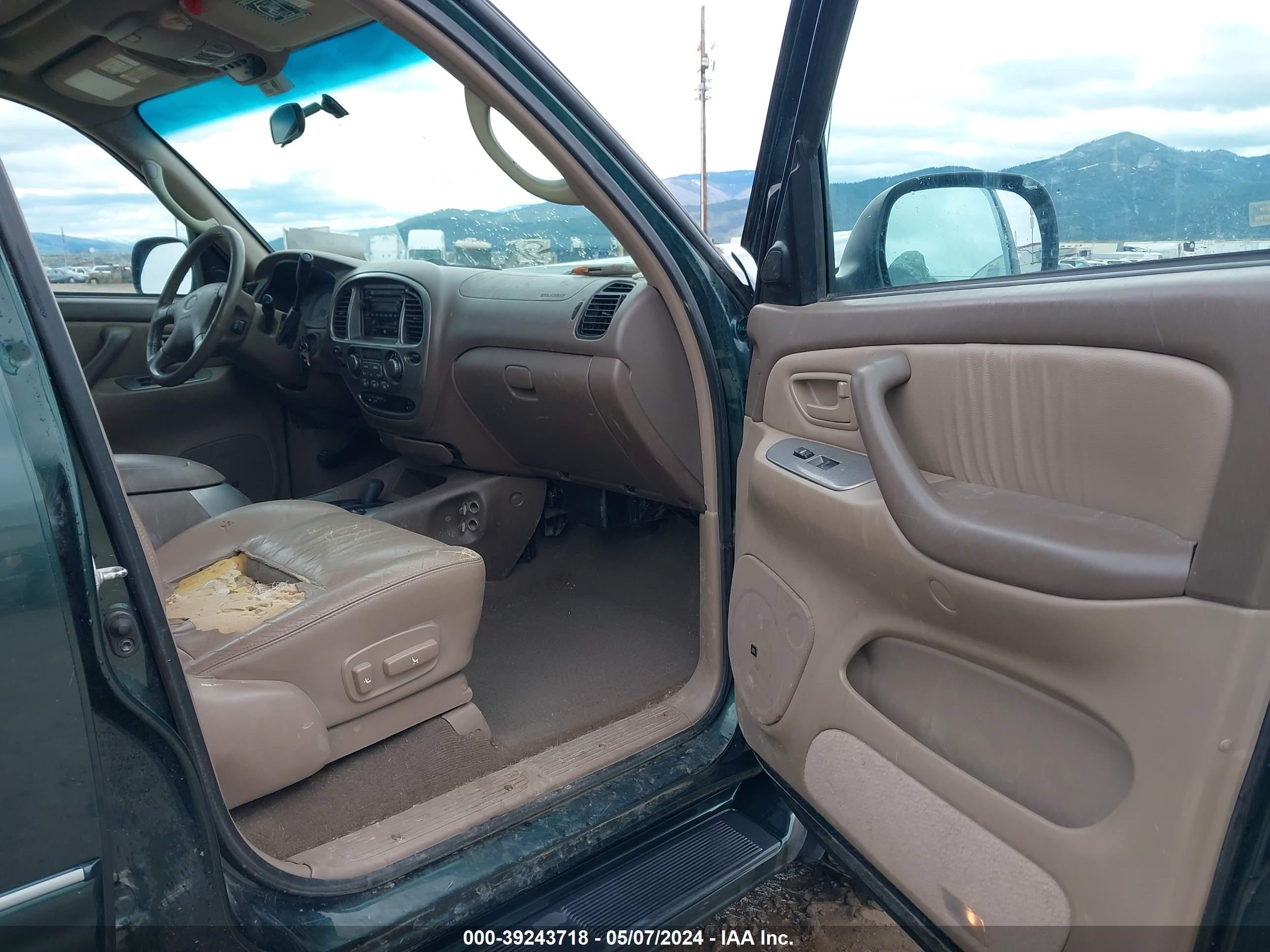 Photo 4 VIN: 5TDBT48A11S019904 - TOYOTA SEQUOIA 