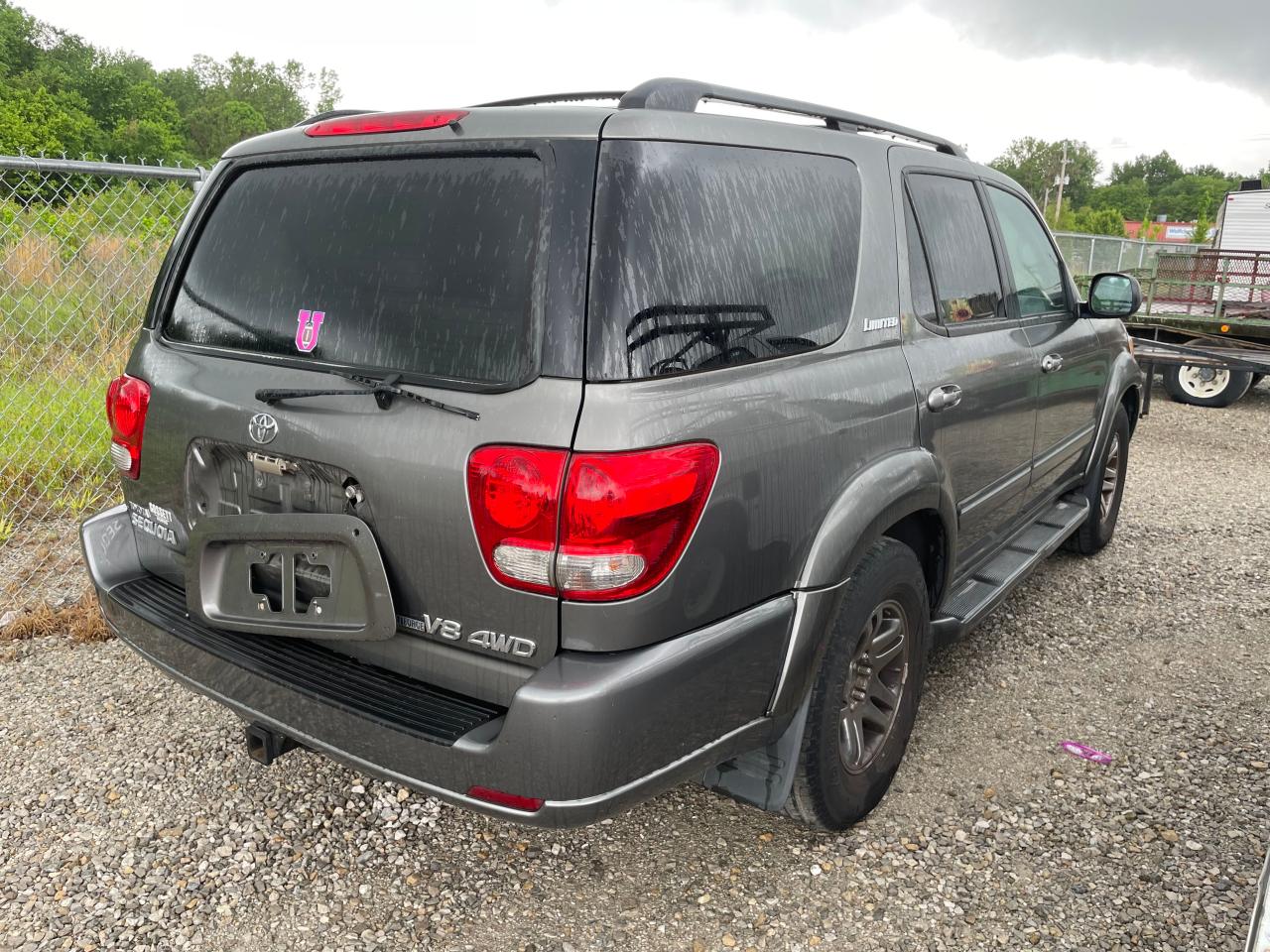 Photo 3 VIN: 5TDBT48A25S249456 - TOYOTA SEQUOIA 