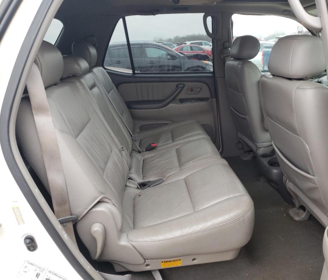 Photo 10 VIN: 5TDBT48A32S120136 - TOYOTA SEQUOIA 