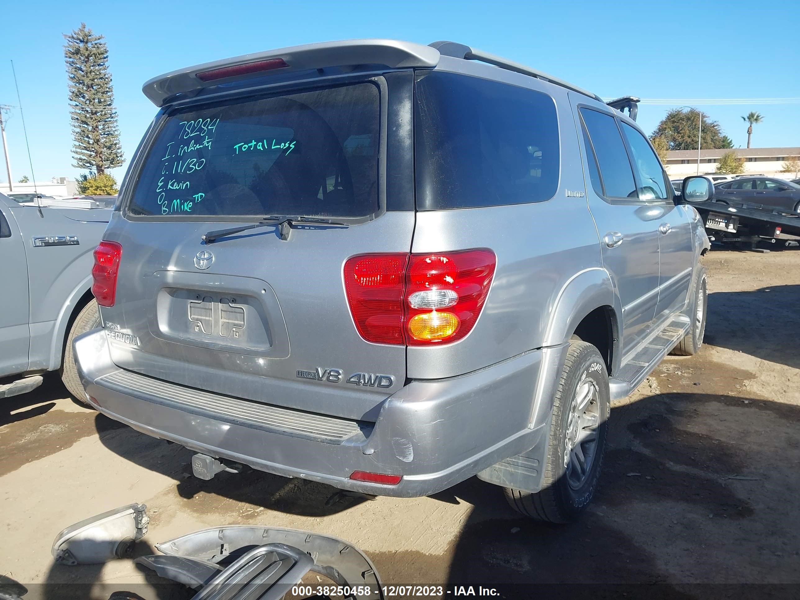 Photo 3 VIN: 5TDBT48A43S177639 - TOYOTA SEQUOIA 