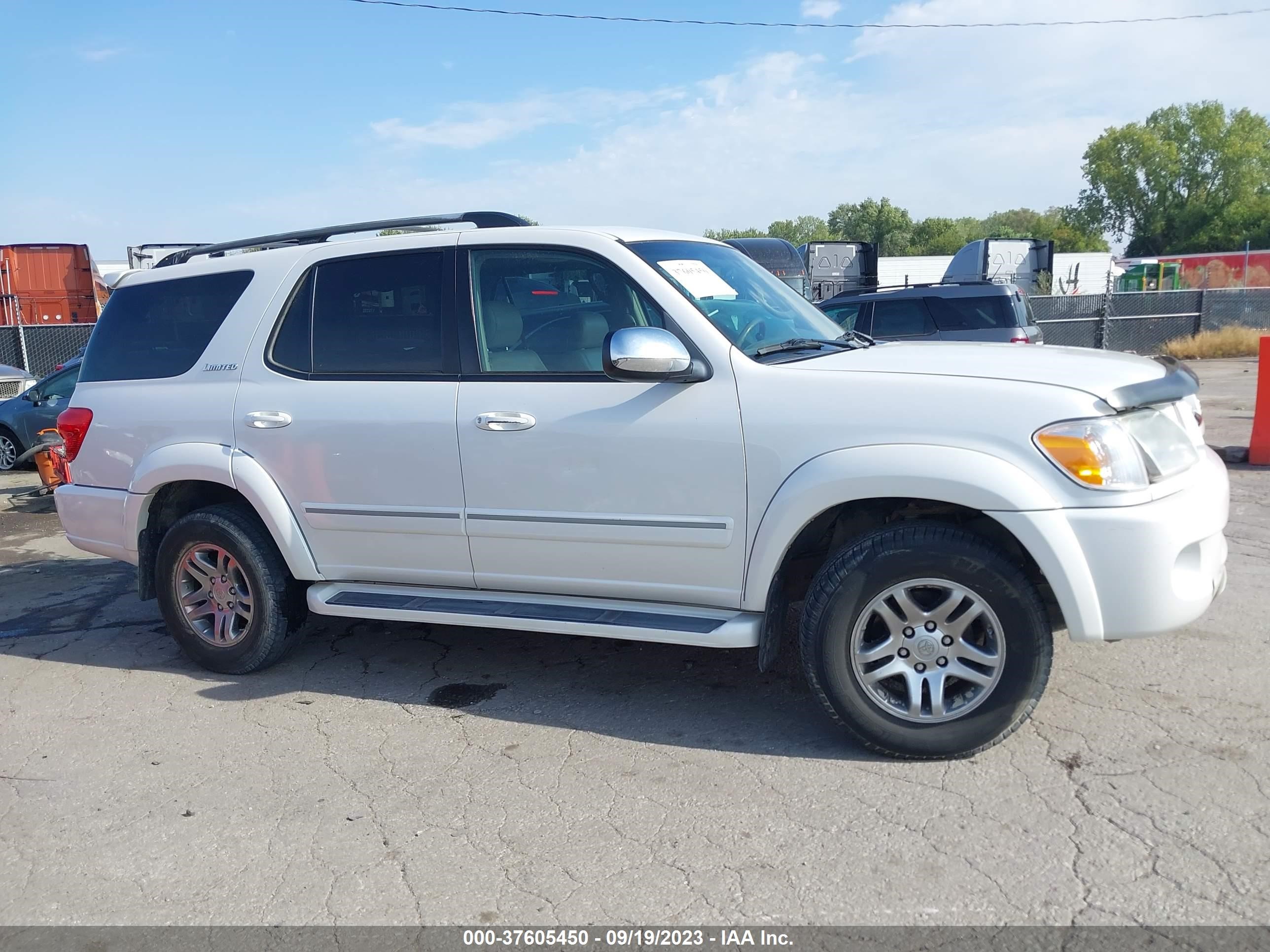 Photo 12 VIN: 5TDBT48A47S288200 - TOYOTA SEQUOIA 