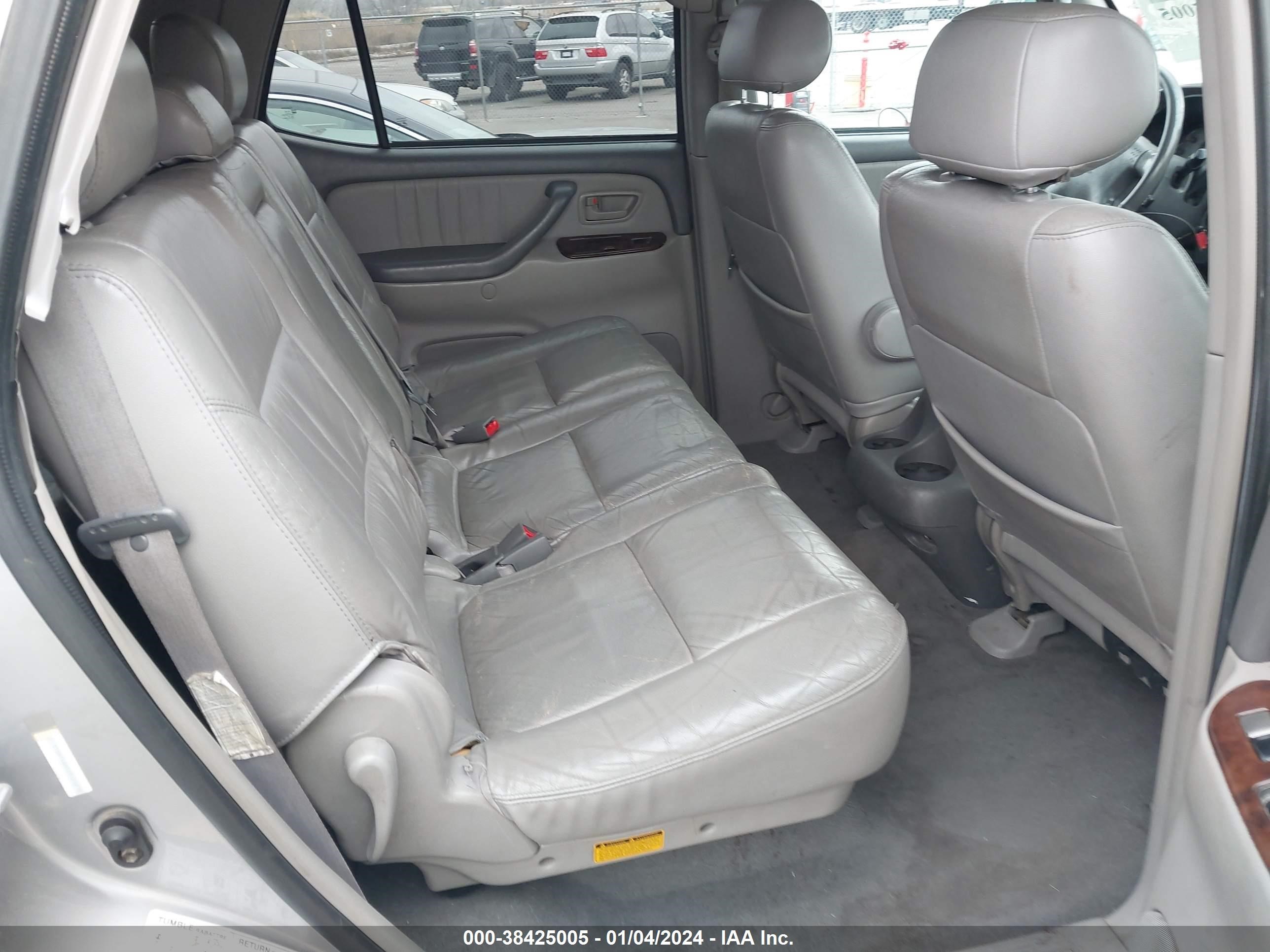 Photo 7 VIN: 5TDBT48A52S121272 - TOYOTA SEQUOIA 