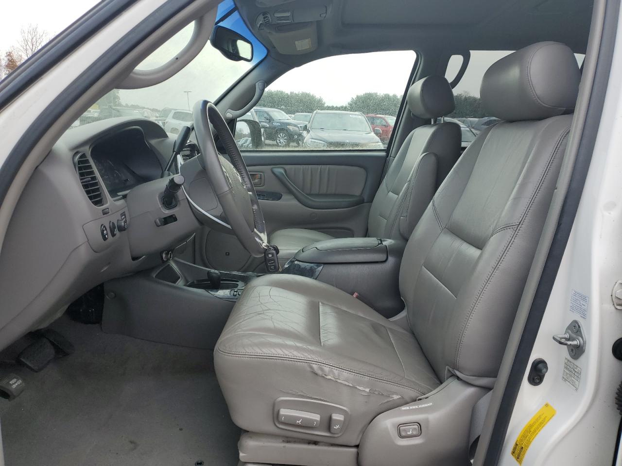 Photo 6 VIN: 5TDBT48A73S157725 - TOYOTA SEQUOIA 