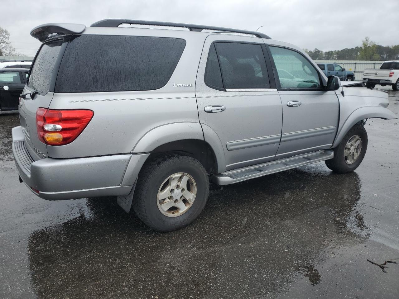 Photo 2 VIN: 5TDBT48A81S031127 - TOYOTA SEQUOIA 