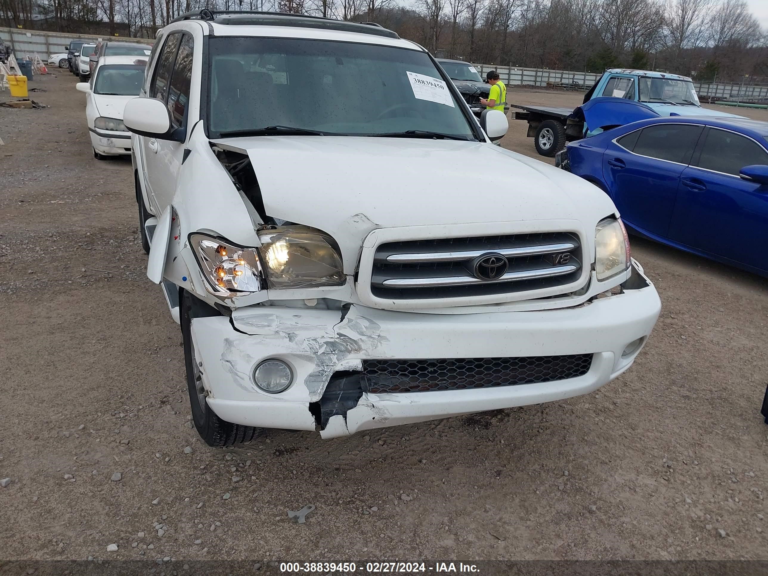 Photo 11 VIN: 5TDBT48A83S173450 - TOYOTA SEQUOIA 