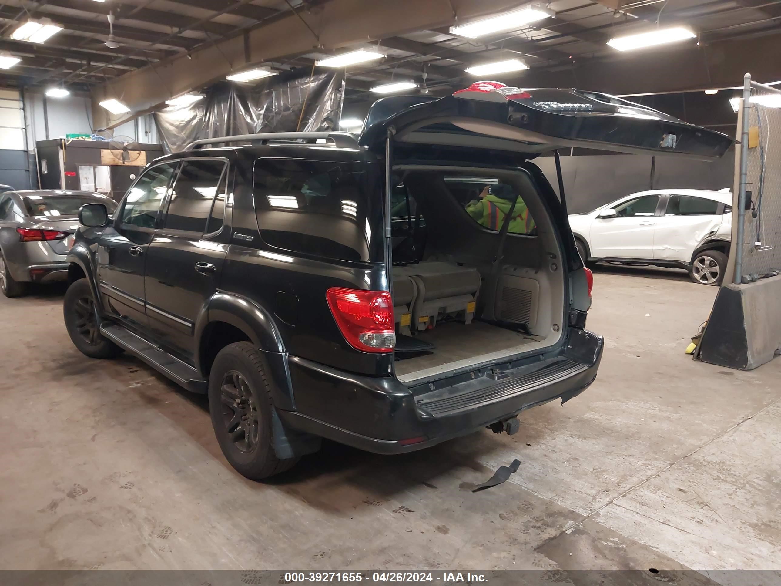 Photo 2 VIN: 5TDBT48AX6S264384 - TOYOTA SEQUOIA 