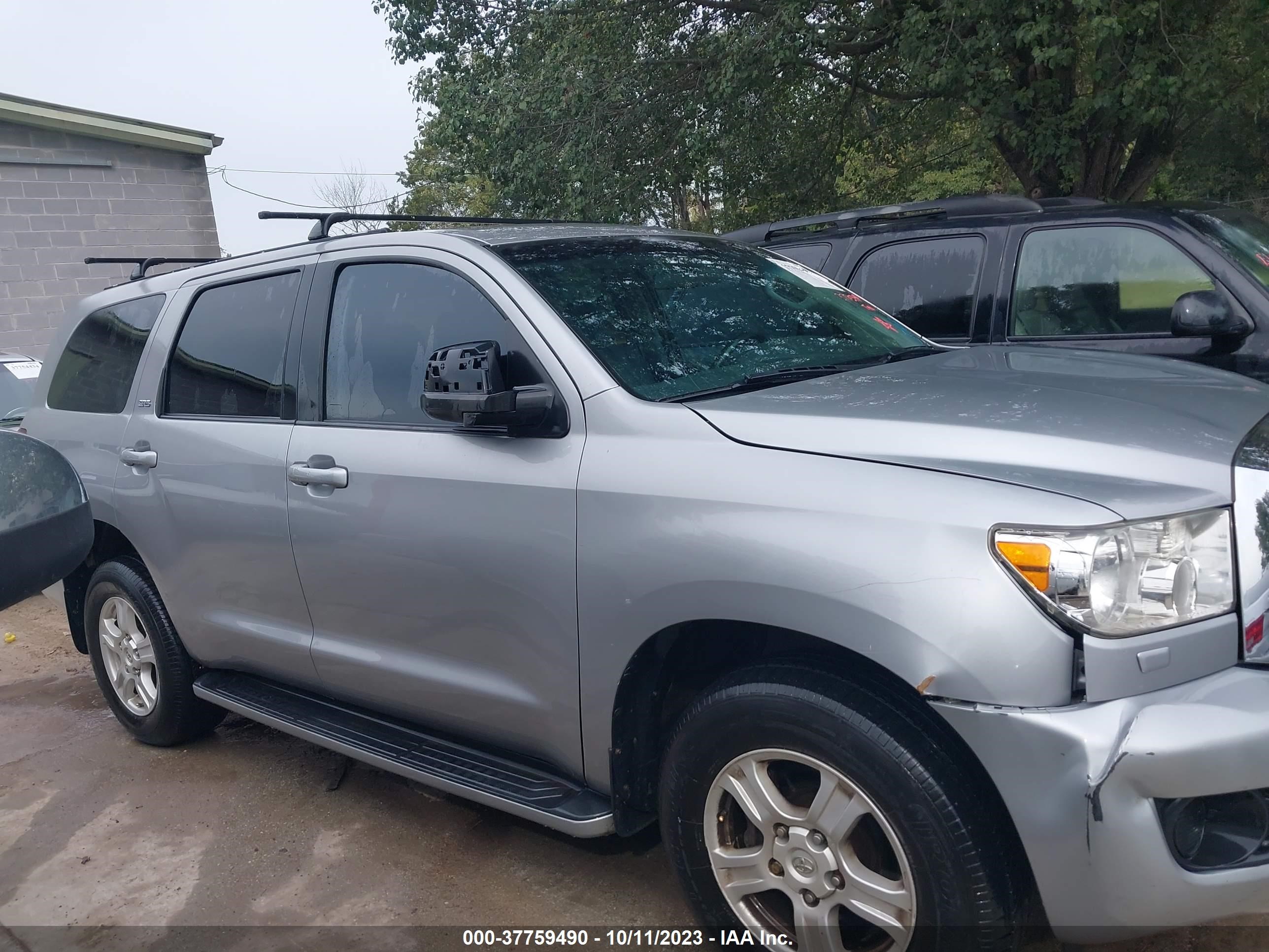 Photo 12 VIN: 5TDBT64A69S001119 - TOYOTA SEQUOIA 