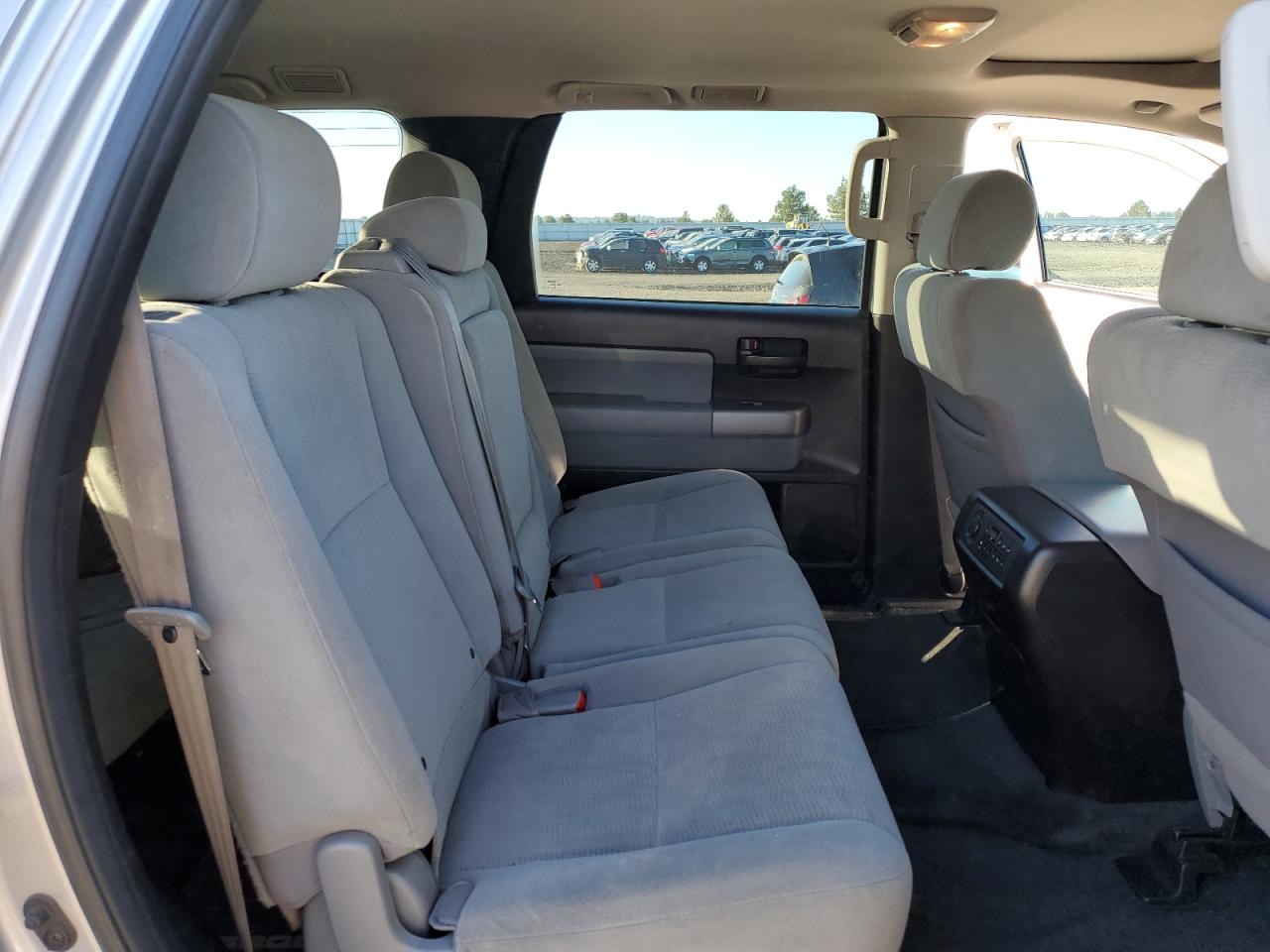 Photo 10 VIN: 5TDBW5G14HS153086 - TOYOTA SEQUOIA 