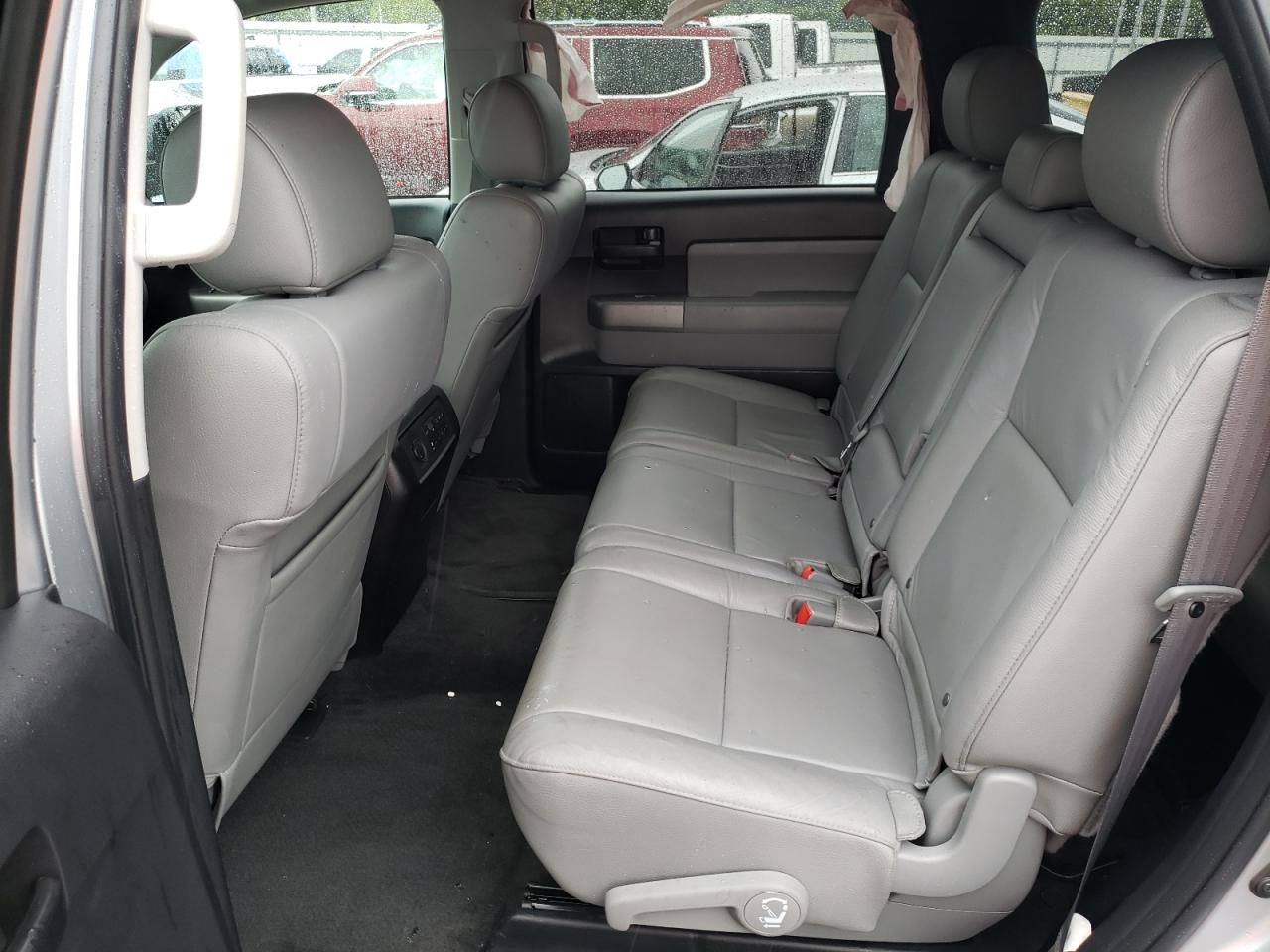 Photo 10 VIN: 5TDBW5G15GS143584 - TOYOTA SEQUOIA 