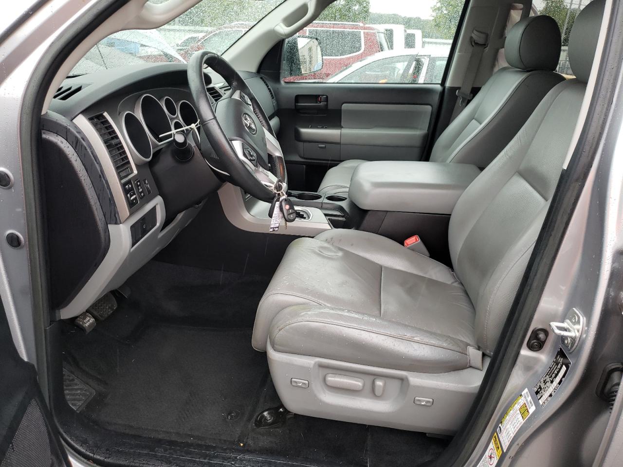 Photo 6 VIN: 5TDBW5G15GS143584 - TOYOTA SEQUOIA 