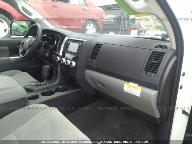 Photo 4 VIN: 5TDBY5G19KS169236 - TOYOTA SEQUOIA 