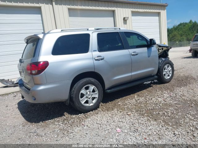 Photo 3 VIN: 5TDBY5G1XJS158874 - TOYOTA SEQUOIA 