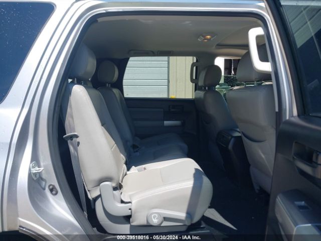 Photo 7 VIN: 5TDBY5G1XJS158874 - TOYOTA SEQUOIA 