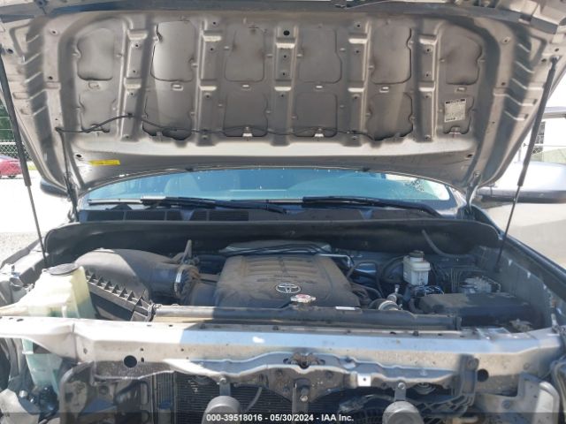 Photo 9 VIN: 5TDBY5G1XJS158874 - TOYOTA SEQUOIA 