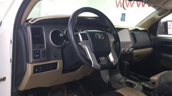 Photo 10 VIN: 5TDBY64A3ES098906 - TOYOTA SEQUOIA 