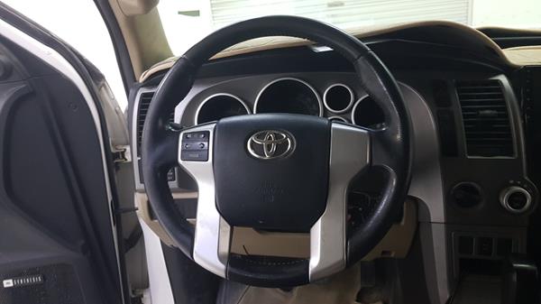 Photo 12 VIN: 5TDBY64A3ES098906 - TOYOTA SEQUOIA 