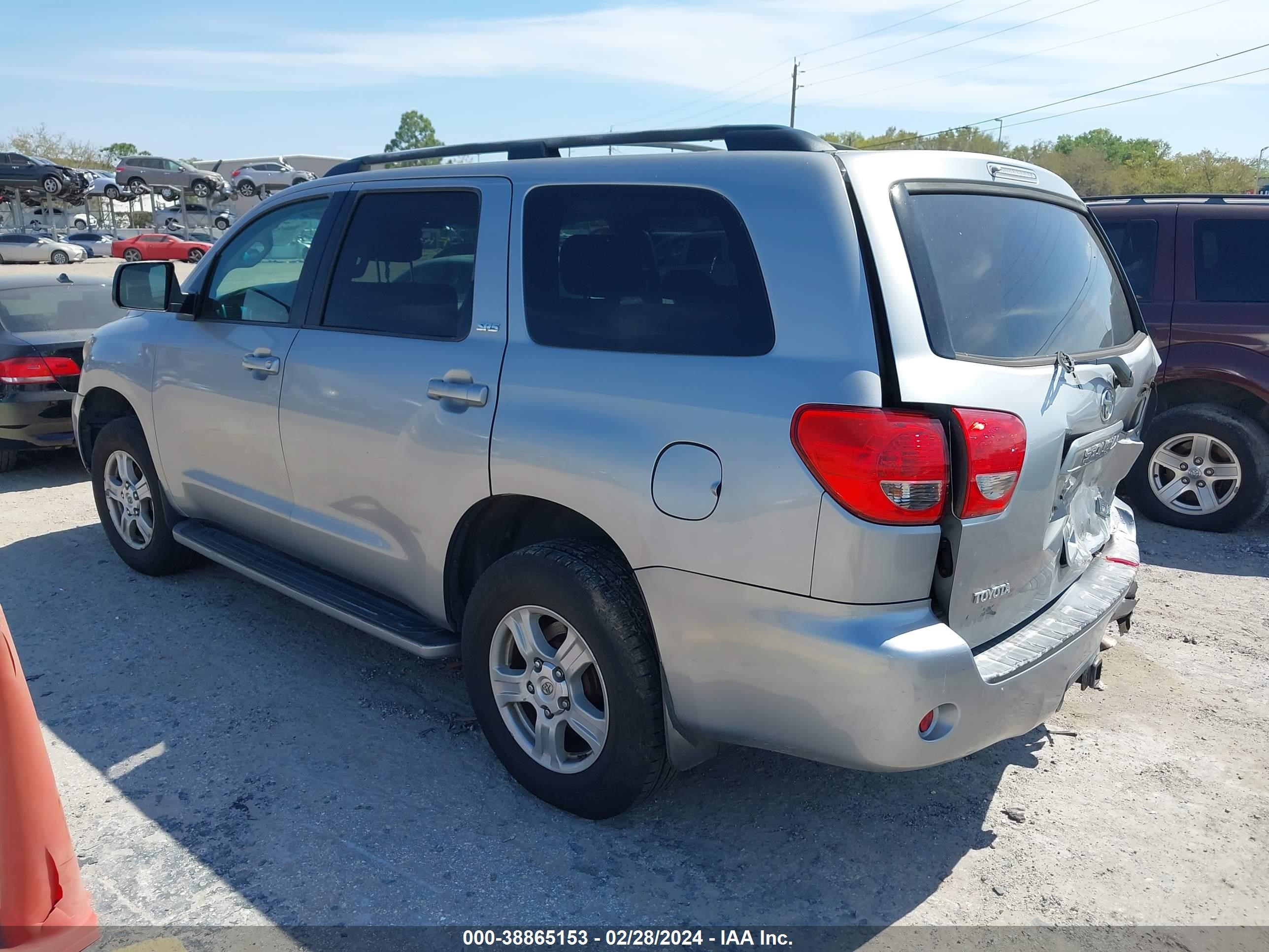 Photo 2 VIN: 5TDBY64A98S017749 - TOYOTA SEQUOIA 