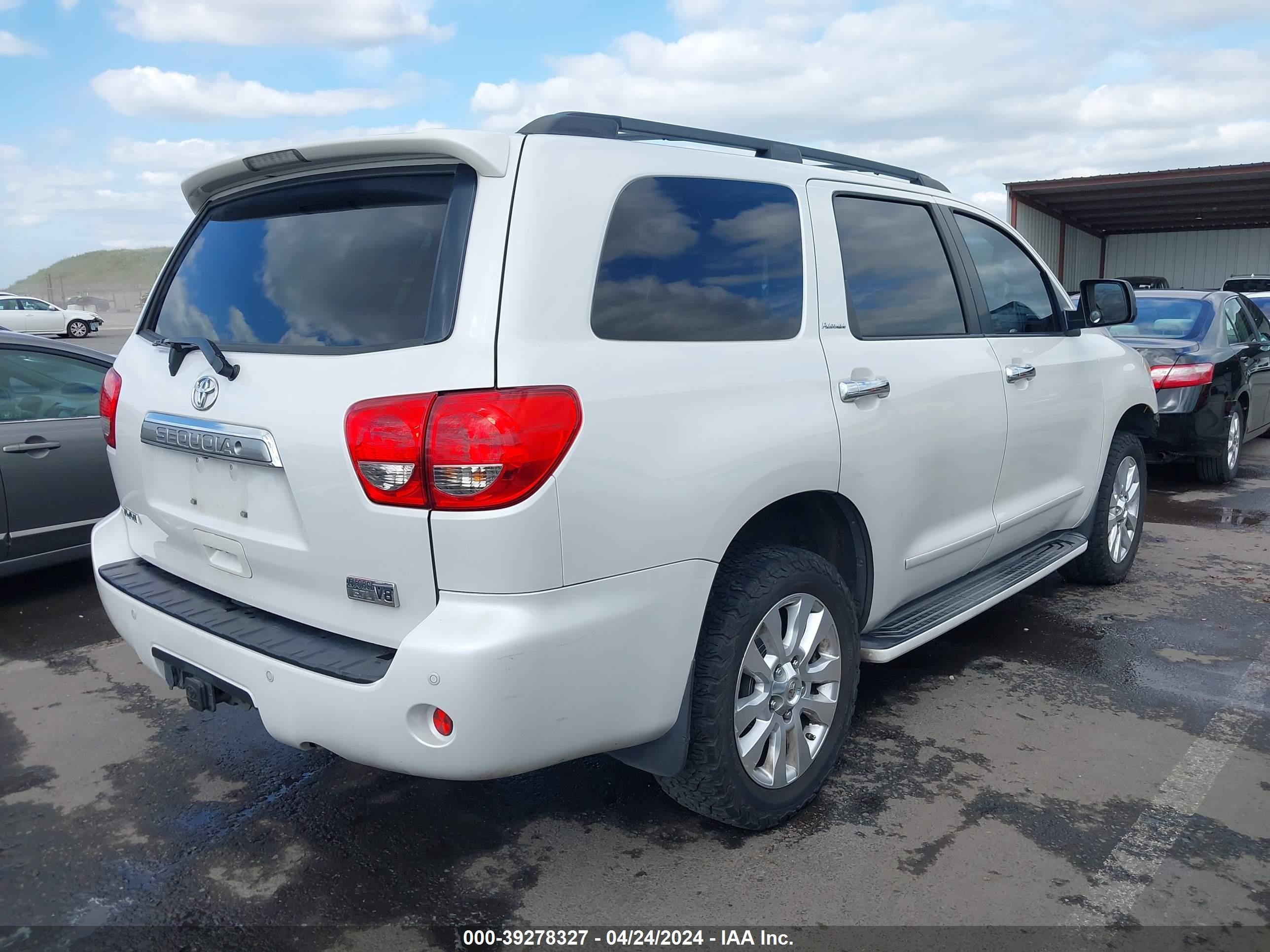 Photo 3 VIN: 5TDBY67A38S008749 - TOYOTA SEQUOIA 