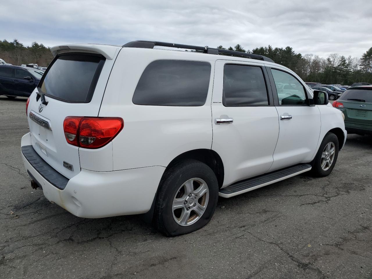 Photo 2 VIN: 5TDBY68A38S019247 - TOYOTA SEQUOIA 