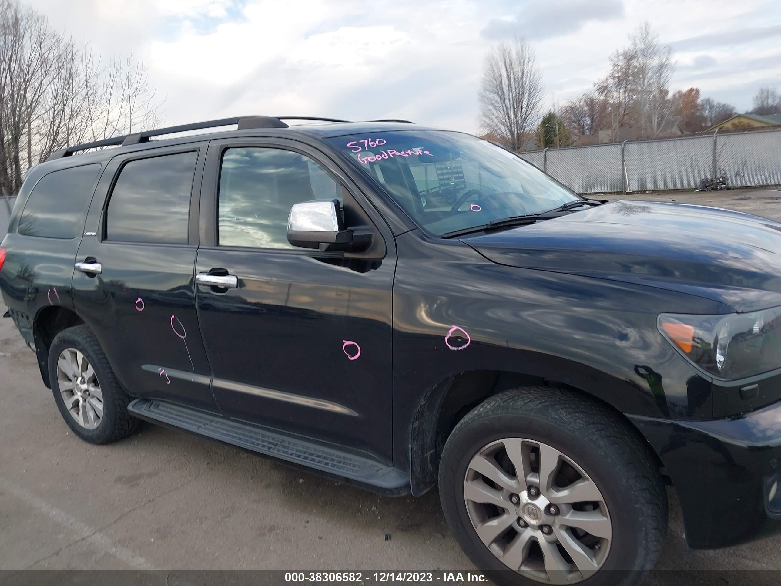 Photo 12 VIN: 5TDBY68A98S023528 - TOYOTA SEQUOIA 