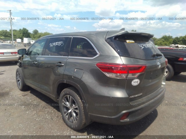 Photo 2 VIN: 5TDBZRFH0JS820920 - TOYOTA HIGHLANDER 