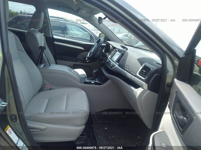 Photo 4 VIN: 5TDBZRFH0JS820920 - TOYOTA HIGHLANDER 