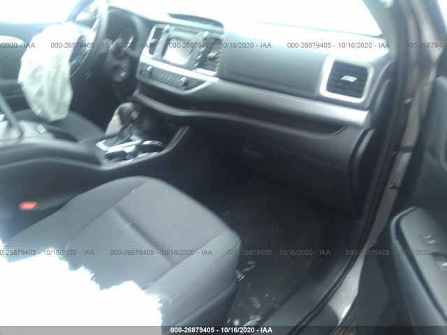 Photo 4 VIN: 5TDBZRFH0KS961813 - TOYOTA HIGHLANDER 