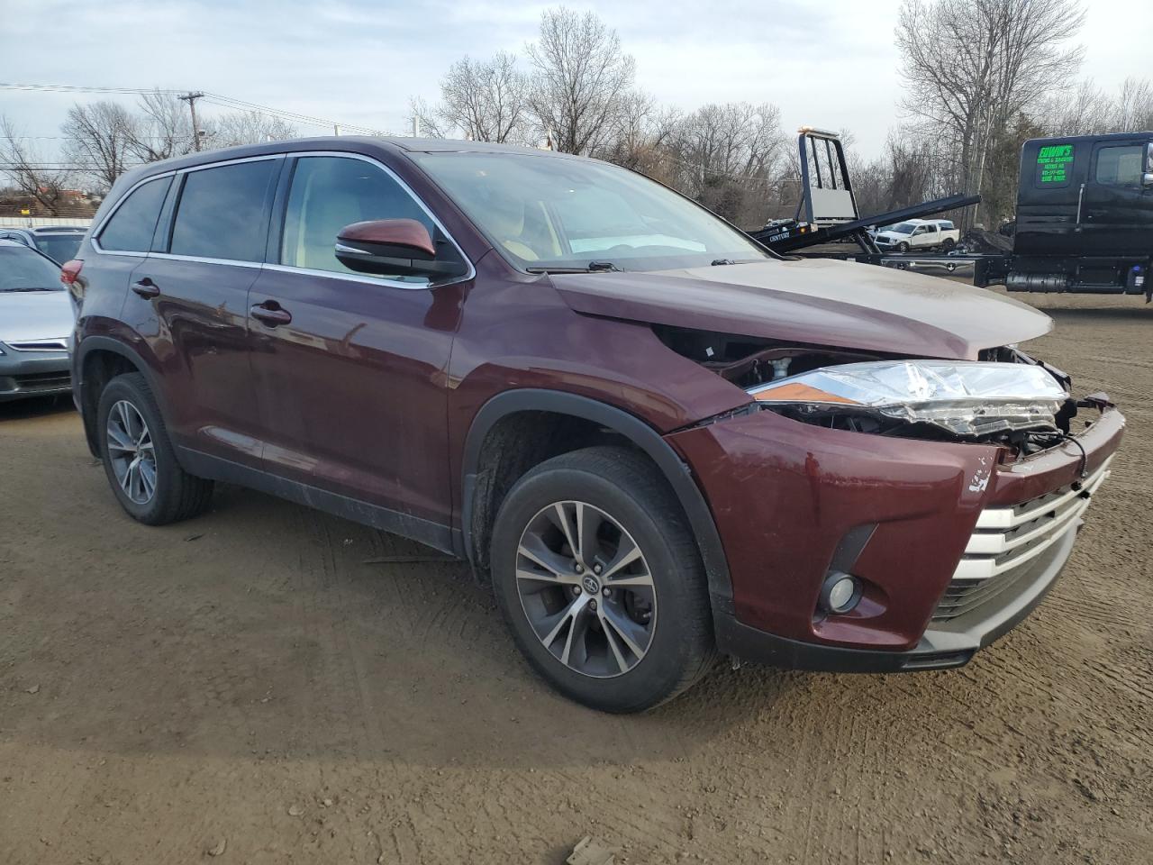 Photo 3 VIN: 5TDBZRFH0KS974920 - TOYOTA HIGHLANDER 