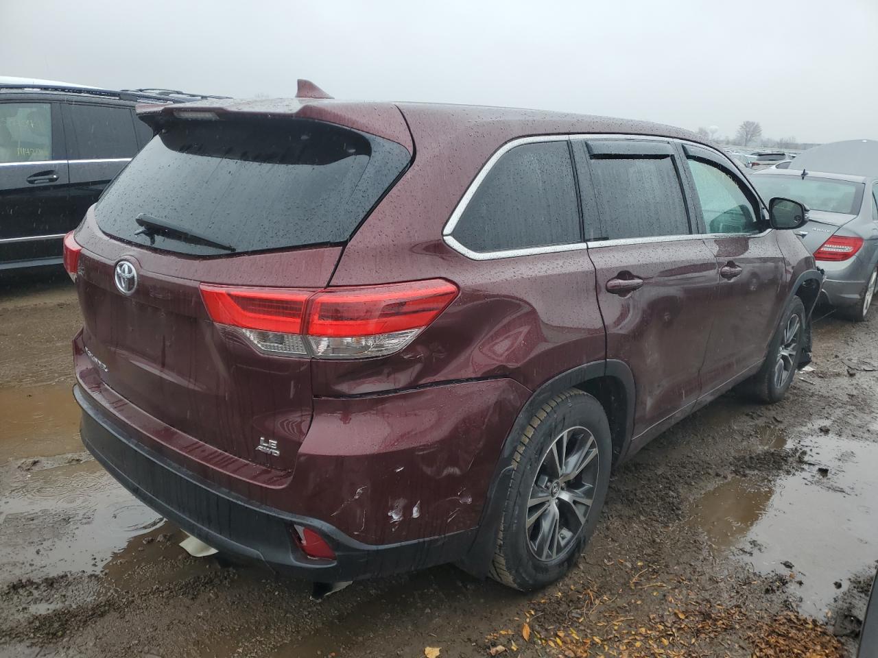 Photo 2 VIN: 5TDBZRFH1HS440107 - TOYOTA HIGHLANDER 