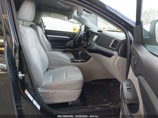 Photo 4 VIN: 5TDBZRFH1HS455447 - TOYOTA HIGHLANDER 