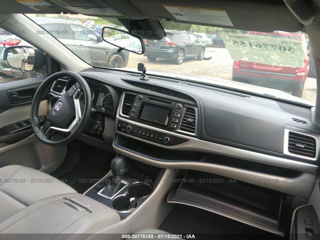 Photo 4 VIN: 5TDBZRFH1JS914837 - TOYOTA HIGHLANDER 