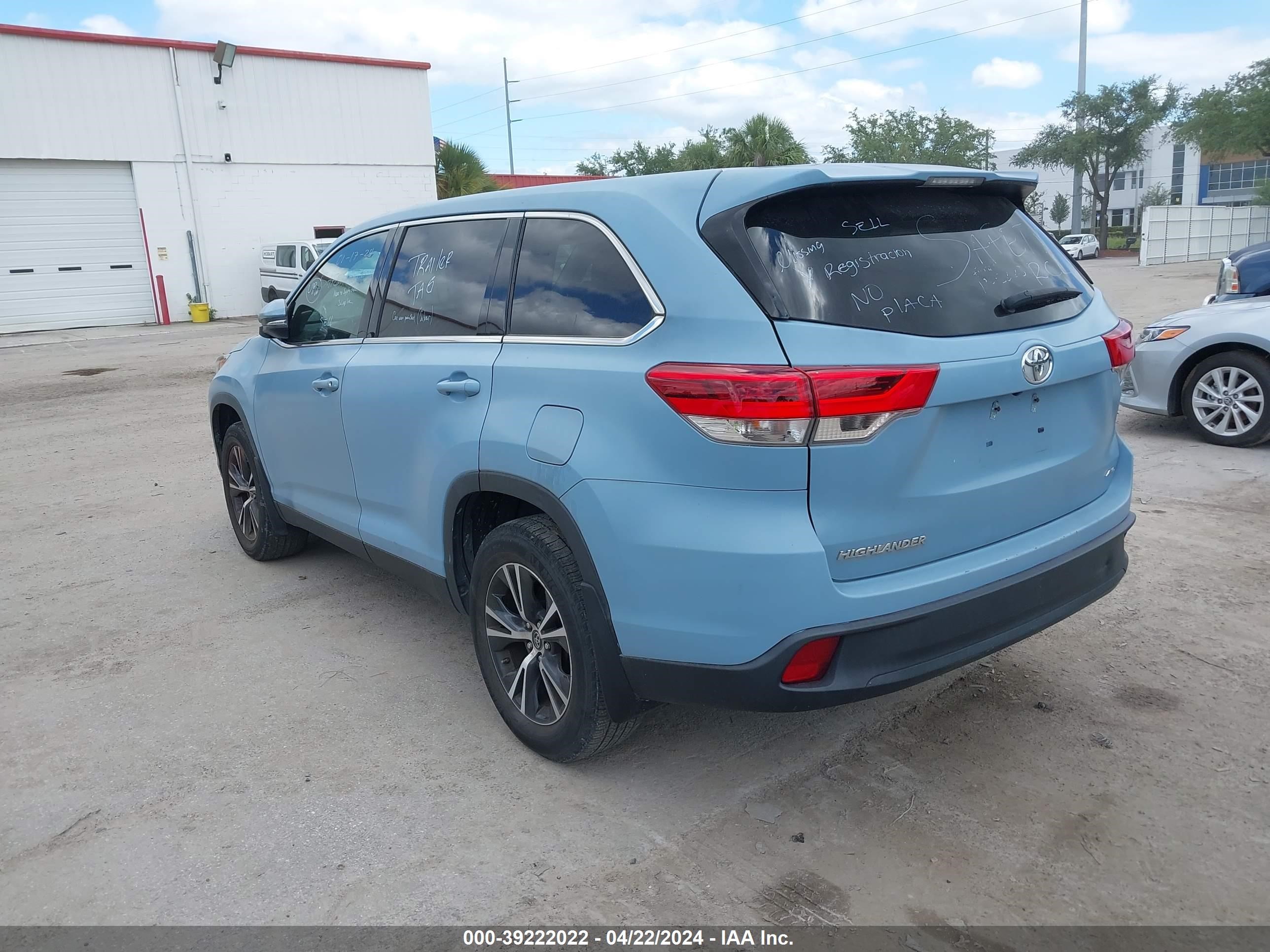 Photo 2 VIN: 5TDBZRFH1KS971220 - TOYOTA HIGHLANDER 