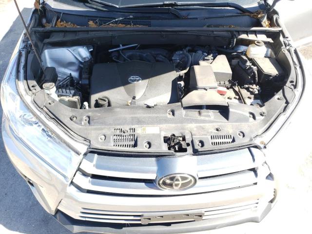 Photo 6 VIN: 5TDBZRFH2JS803861 - TOYOTA HIGHLANDER 