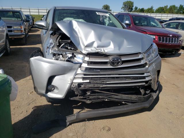 Photo 8 VIN: 5TDBZRFH2JS820997 - TOYOTA HIGHLANDER 