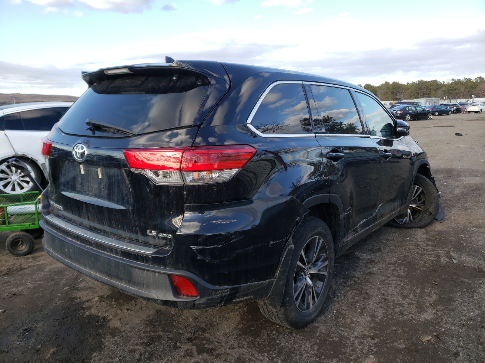 Photo 3 VIN: 5TDBZRFH2JS838433 - TOYOTA HIGHLANDER 