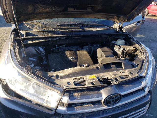 Photo 6 VIN: 5TDBZRFH2JS893254 - TOYOTA HIGHLANDER 