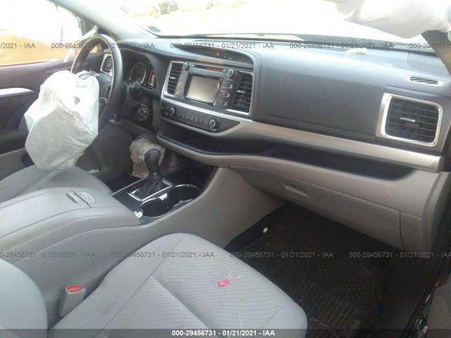 Photo 4 VIN: 5TDBZRFH2KS707925 - TOYOTA HIGHLANDER 