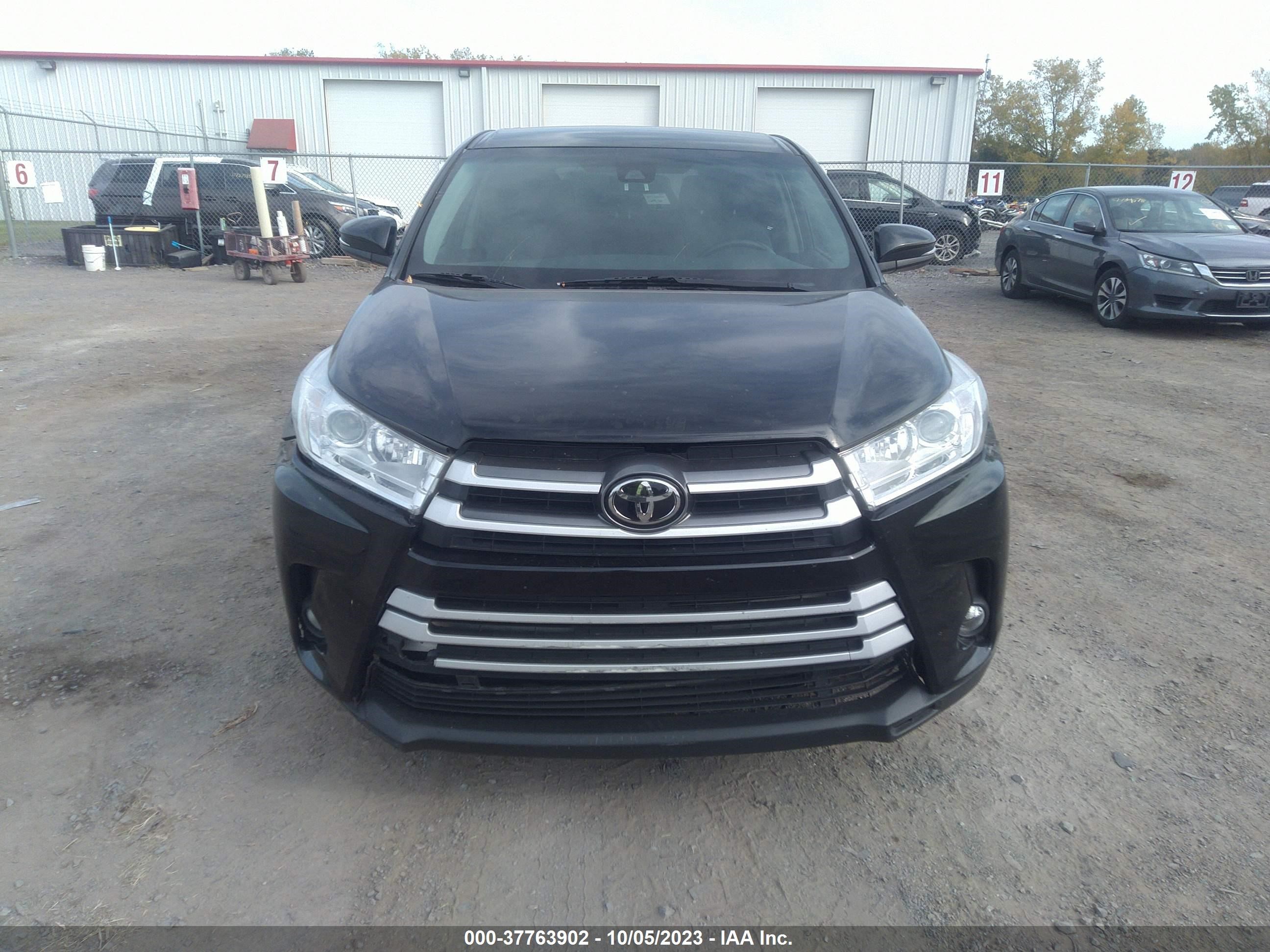 Photo 11 VIN: 5TDBZRFH2KS729035 - TOYOTA HIGHLANDER 