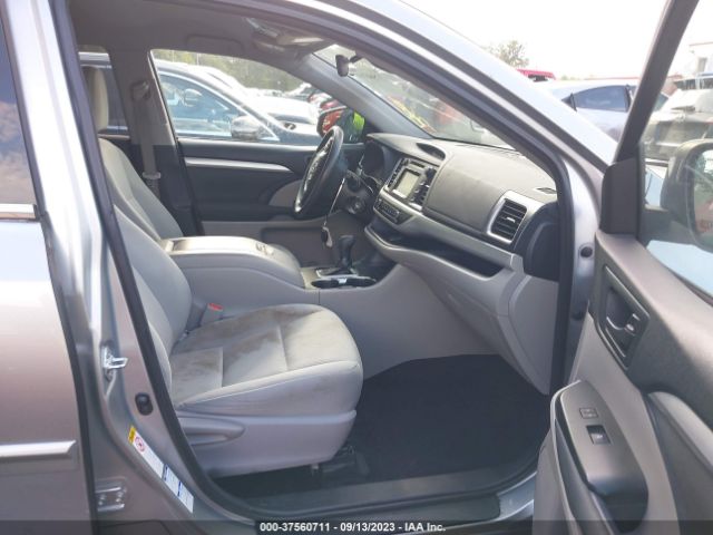 Photo 4 VIN: 5TDBZRFH3HS432994 - TOYOTA HIGHLANDER 