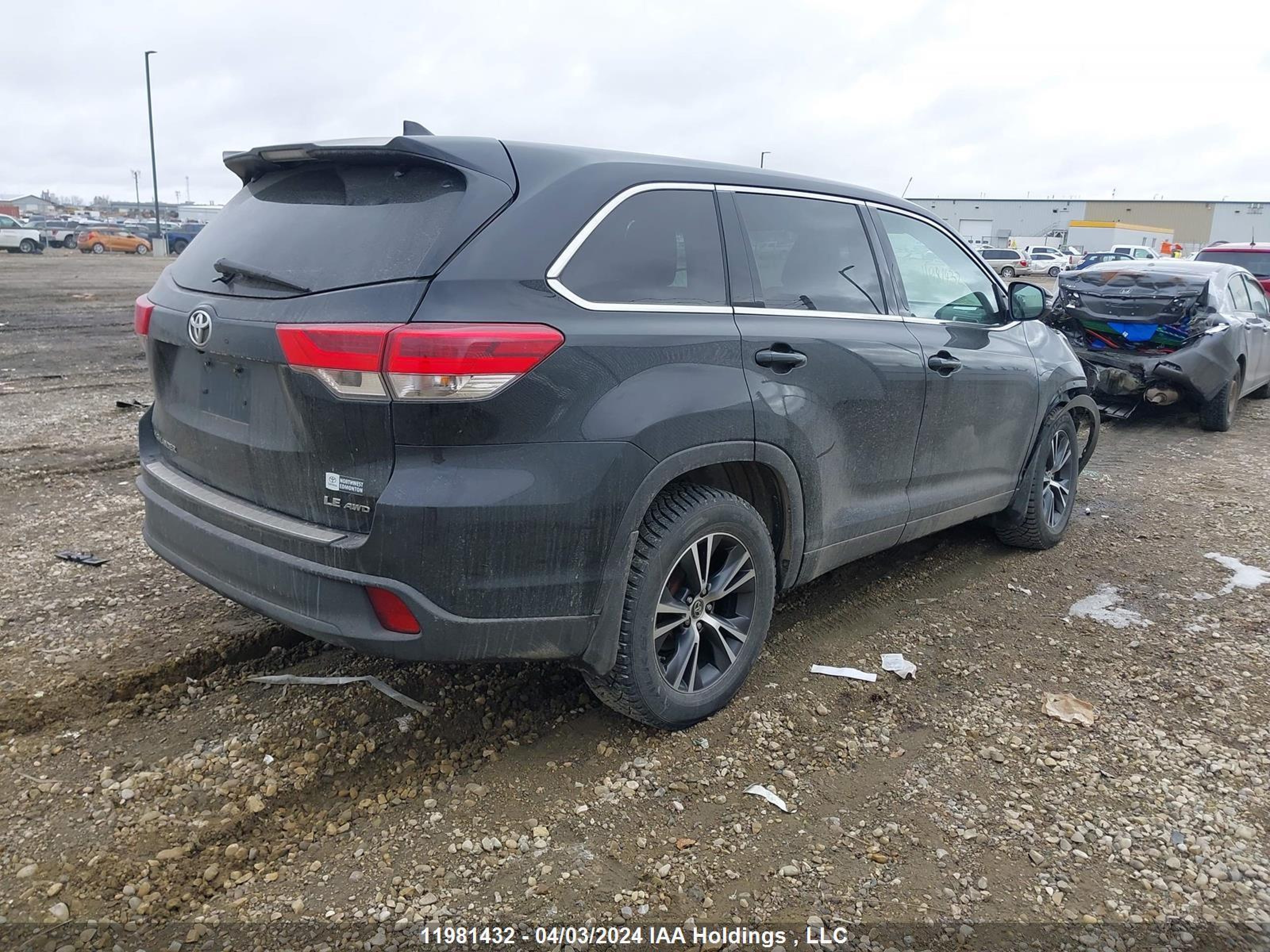 Photo 3 VIN: 5TDBZRFH3JS490416 - TOYOTA HIGHLANDER 