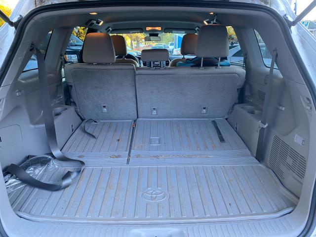 Photo 8 VIN: 5TDBZRFH3JS493381 - TOYOTA HIGHLANDER 