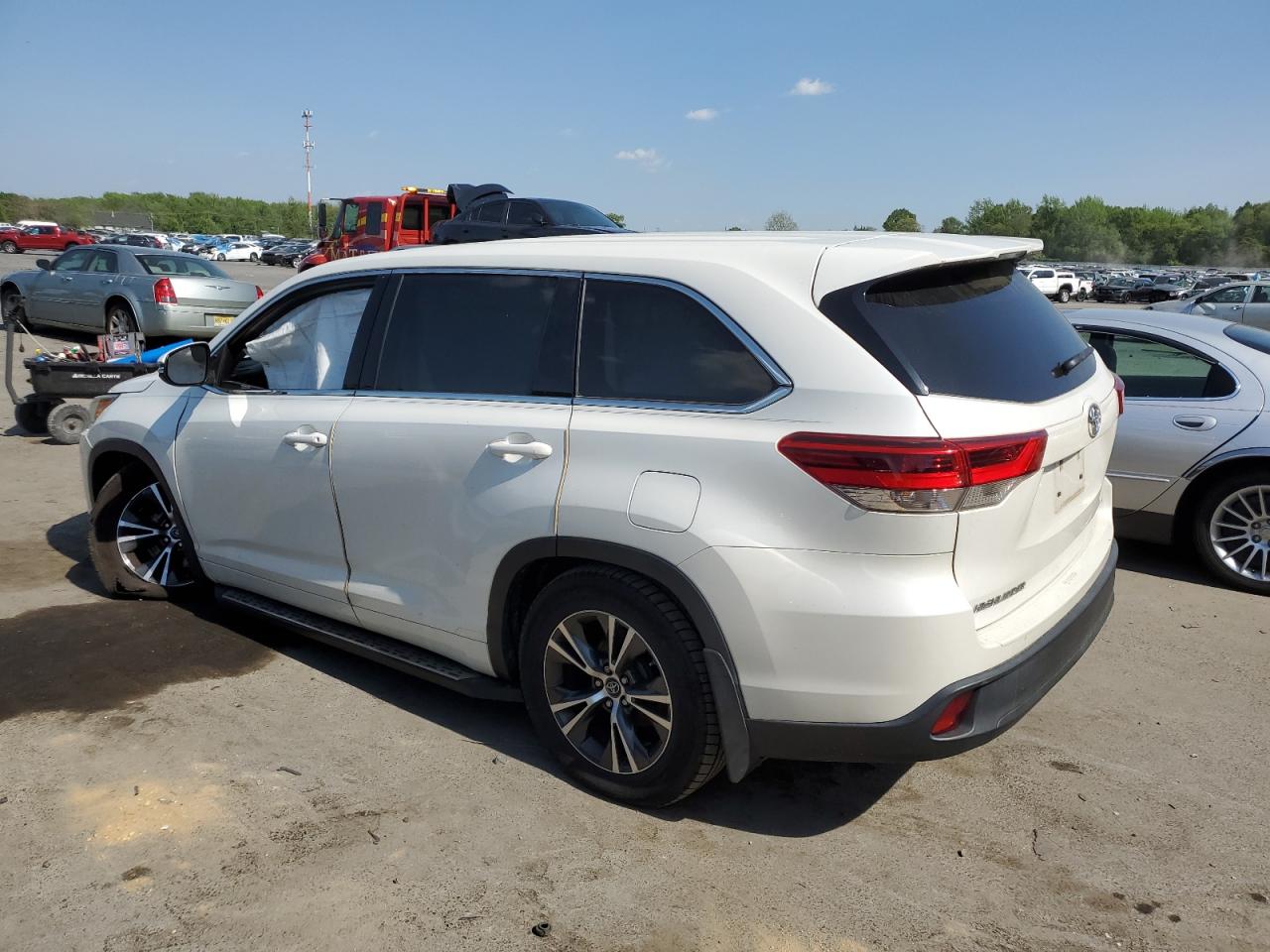 Photo 1 VIN: 5TDBZRFH4HS365872 - TOYOTA HIGHLANDER 