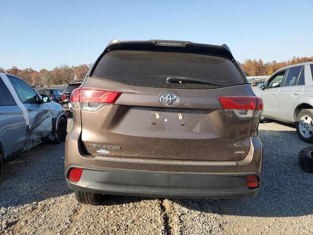 Photo 5 VIN: 5TDBZRFH4JS494569 - TOYOTA HIGHLANDER 