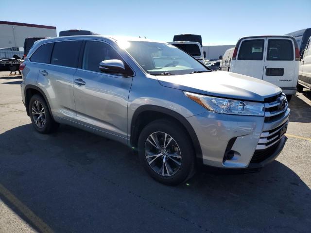 Photo 3 VIN: 5TDBZRFH4JS847375 - TOYOTA HIGHLANDER 