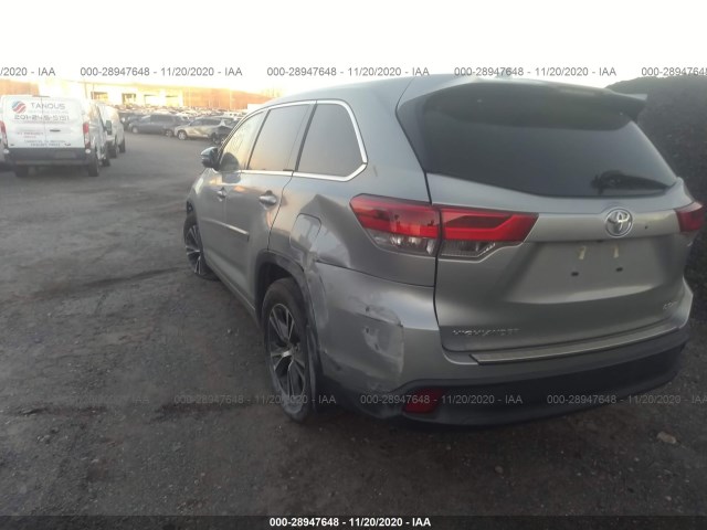 Photo 2 VIN: 5TDBZRFH4JS888928 - TOYOTA HIGHLANDER 